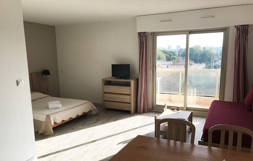 Residence Odalys Open Golfe Juan Exterior foto